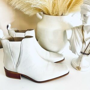 Journee Collection Chelsea Boots